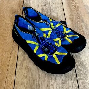 Boys size 4 Merrell water shoes